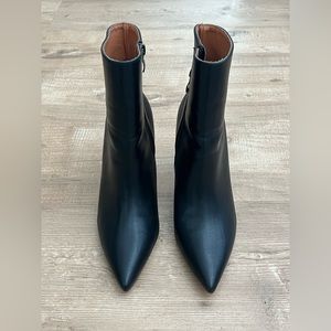 Pedastel Heel Ankle Boots